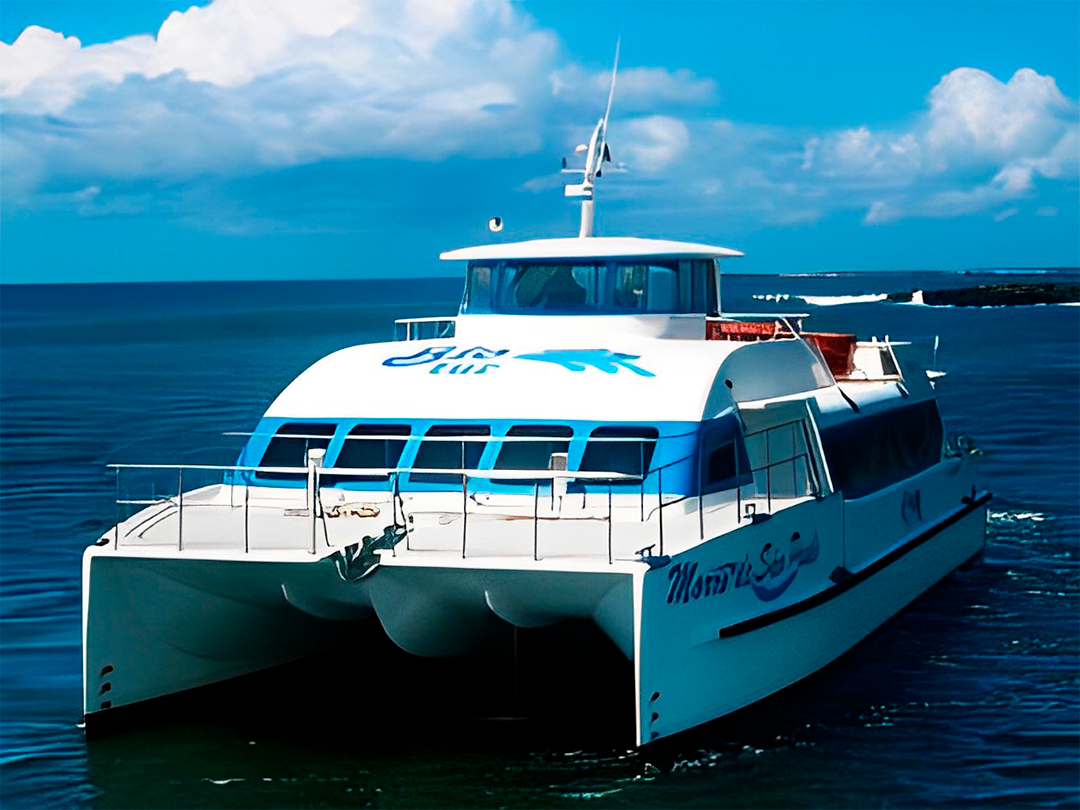 Catamarã na travessia entre Salvador e Morro de São Paulo